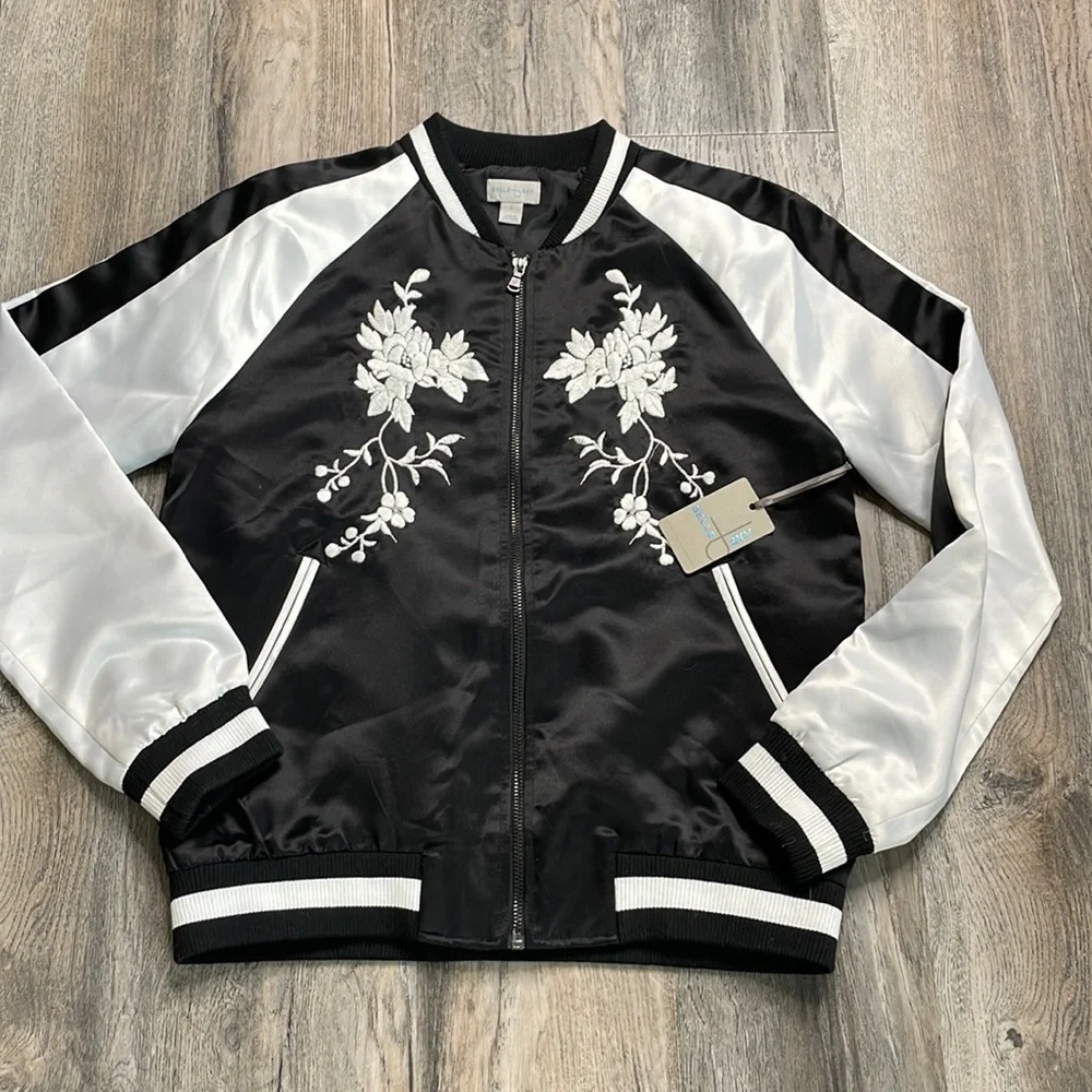 Belle & Sky Black & White Snowdrift Satin Floral Bomber Jacket, size small - Picture 1 of 11